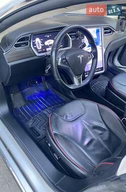 Лифтбек Tesla Model S 2014 в 