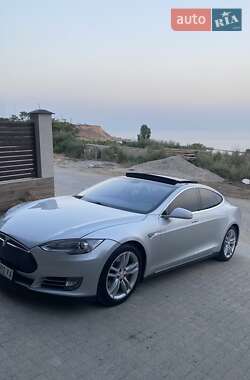 Лифтбек Tesla Model S 2014 в 