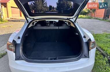 Лифтбек Tesla Model S 2014 в 