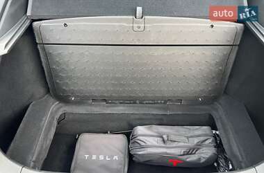 Лифтбек Tesla Model S 2017 в 