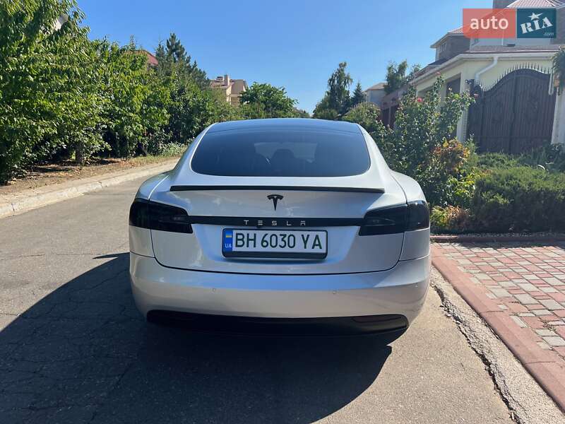 Лифтбек Tesla Model S 2017 в Одессе