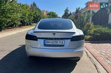Лифтбек Tesla Model S 2017 в 