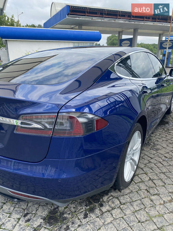 Лифтбек Tesla Model S 2015 в Хмельницком фото 17 Лифтбек Tesla Model S 2015 в Хмельницком