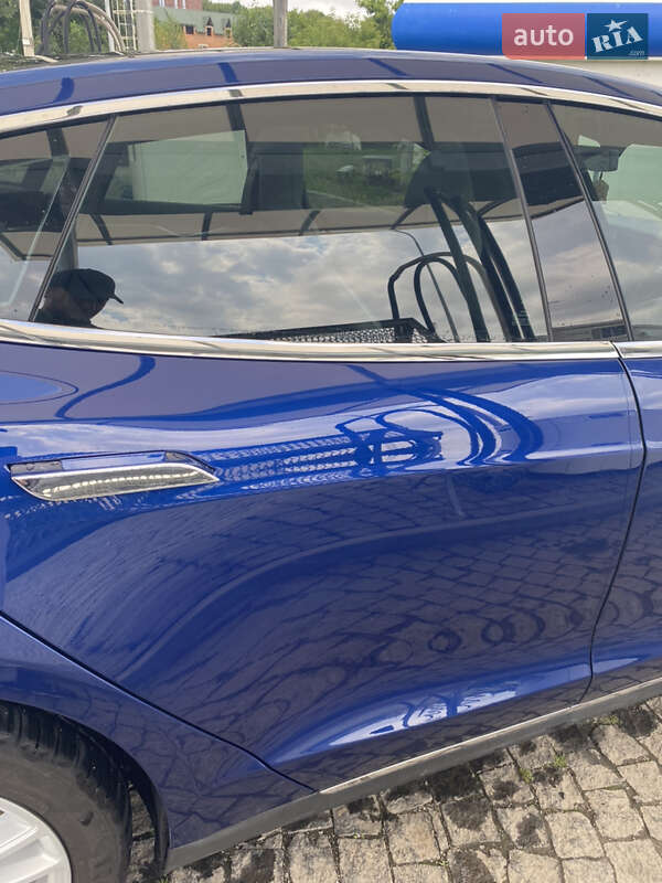 Лифтбек Tesla Model S 2015 в Хмельницком фото 19 Лифтбек Tesla Model S 2015 в Хмельницком
