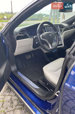 Лифтбек Tesla Model S 2015 в 