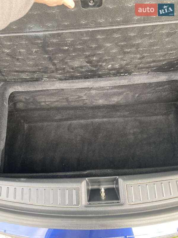 Лифтбек Tesla Model S 2015 в Хмельницком фото 36 Лифтбек Tesla Model S 2015 в Хмельницком