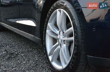 Лифтбек Tesla Model S 2015 в 