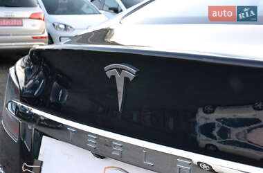 Лифтбек Tesla Model S 2015 в 