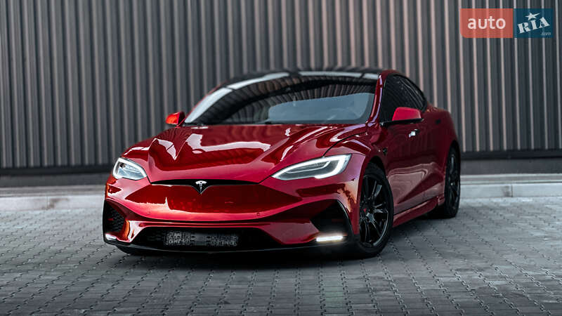 Лифтбек Tesla Model S 2020 в Ровно