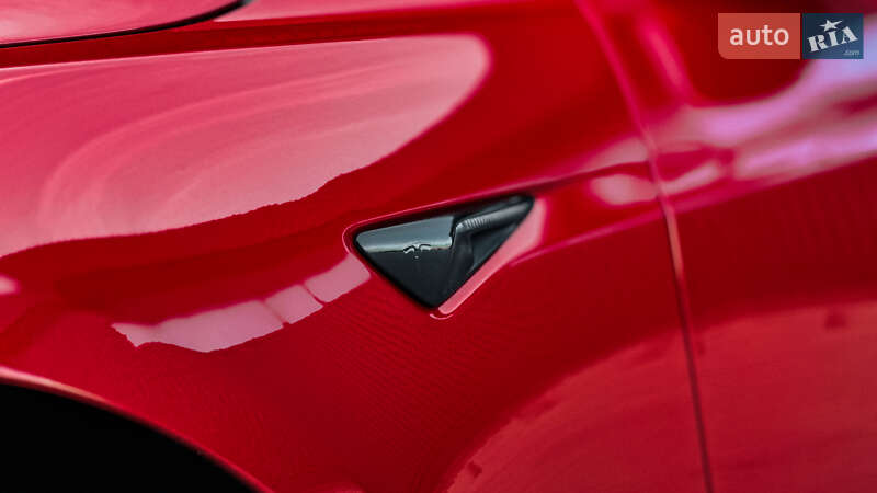 Лифтбек Tesla Model S 2020 в Ровно