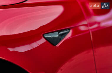 Лифтбек Tesla Model S 2020 в 