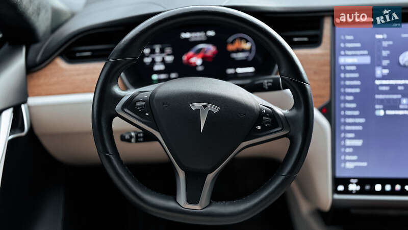 Лифтбек Tesla Model S 2020 в Ровно