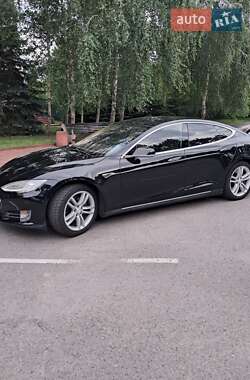 Лифтбек Tesla Model S 2015 в Виннице