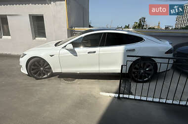 Лифтбек Tesla Model S 2013 в 