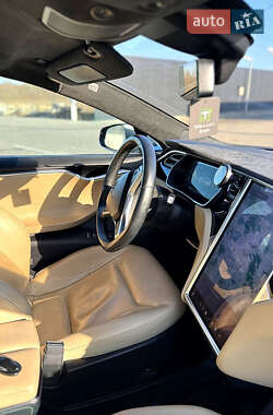 Лифтбек Tesla Model S 2015 в 