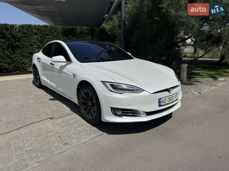 Ліфтбек Tesla Model S 2020 в Дніпрі фото 2 Ліфтбек Tesla Model S 2020 в Дніпрі