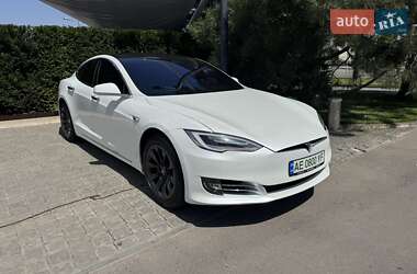 Ліфтбек Tesla Model S 2020 в 