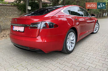 Лифтбек Tesla Model S 2016 в 