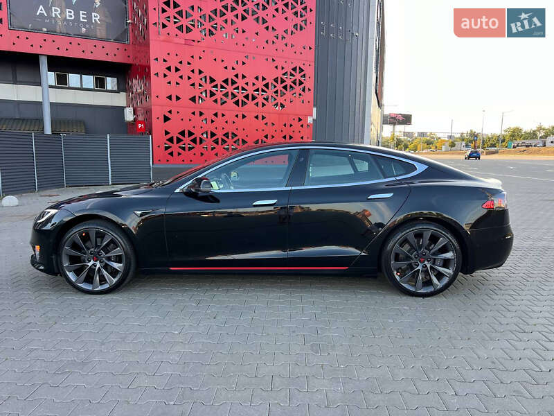 Лифтбек Tesla Model S 2020 в Киеве