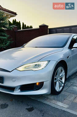 Ліфтбек Tesla Model S 2013 в Києві