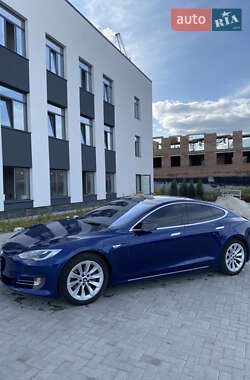 Лифтбек Tesla Model S 2016 в 