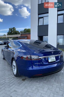 Лифтбек Tesla Model S 2016 в 