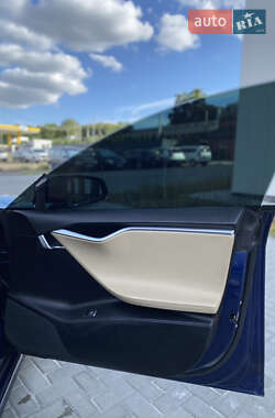 Лифтбек Tesla Model S 2016 в 