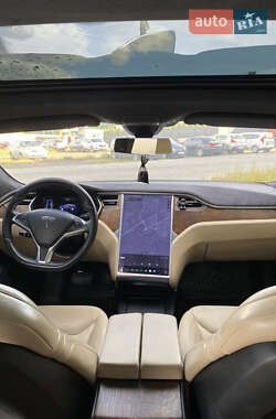 Лифтбек Tesla Model S 2016 в 