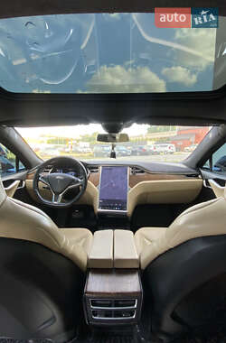 Лифтбек Tesla Model S 2016 в 
