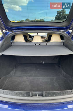 Лифтбек Tesla Model S 2016 в Ровно