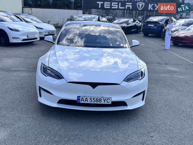 Tesla Model S 2021