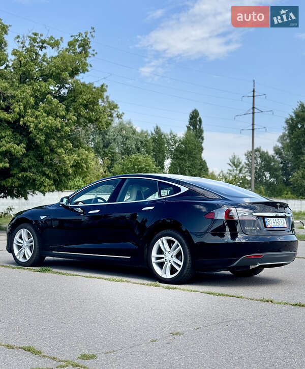 Лифтбек Tesla Model S 2015 в Кременчуге