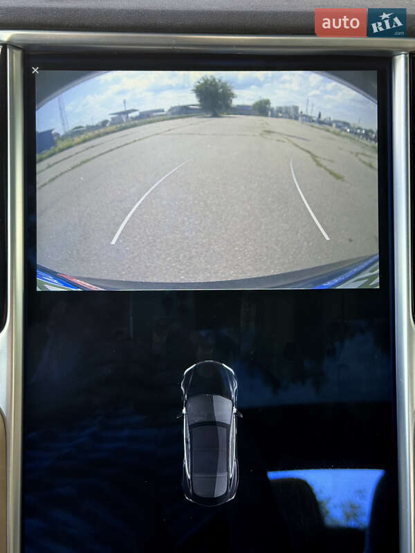 Лифтбек Tesla Model S 2015 в Кременчуге