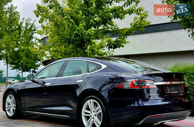 Лифтбек Tesla Model S 2014 в 