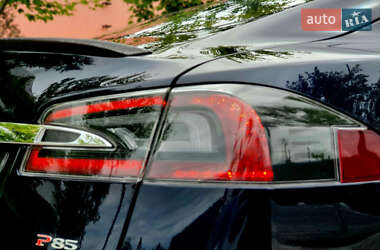 Лифтбек Tesla Model S 2014 в 