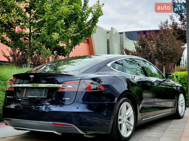 Лифтбек Tesla Model S 2014 в Киеве