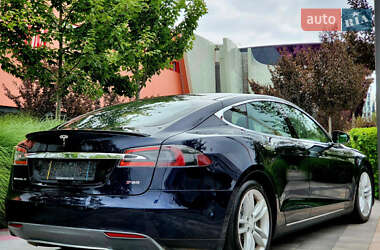 Лифтбек Tesla Model S 2014 в 