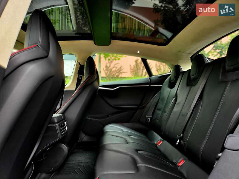 Лифтбек Tesla Model S 2014 в Киеве