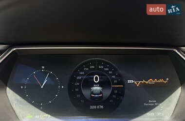 Лифтбек Tesla Model S 2014 в 