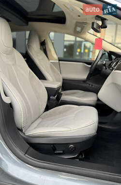 Лифтбек Tesla Model S 2013 в 