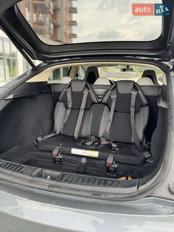 Лифтбек Tesla Model S 2013 в Львове