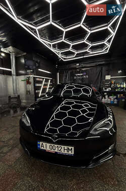 Лифтбек Tesla Model S 2018 в 