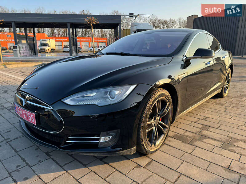 Лифтбек Tesla Model S 2014 в 