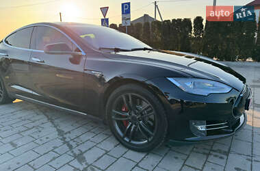 Лифтбек Tesla Model S 2014 в 