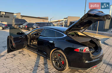 Лифтбек Tesla Model S 2014 в 