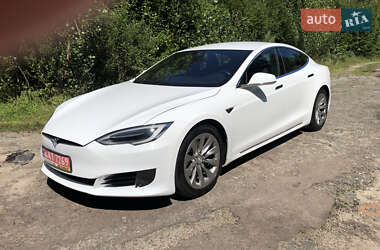 Лифтбек Tesla Model S 2016 в 