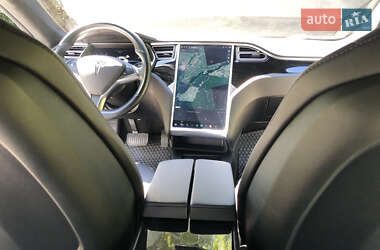 Лифтбек Tesla Model S 2016 в 