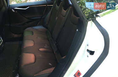 Лифтбек Tesla Model S 2016 в 