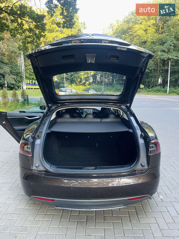 Ліфтбек Tesla Model S 2013 в Луцьку фото 24 Ліфтбек Tesla Model S 2013 в Луцьку