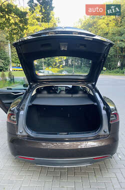Лифтбек Tesla Model S 2013 в 
